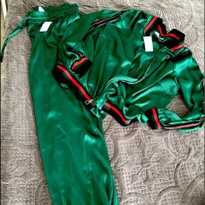 Ladies Plus size 2x-3x Joggers N Jacket green